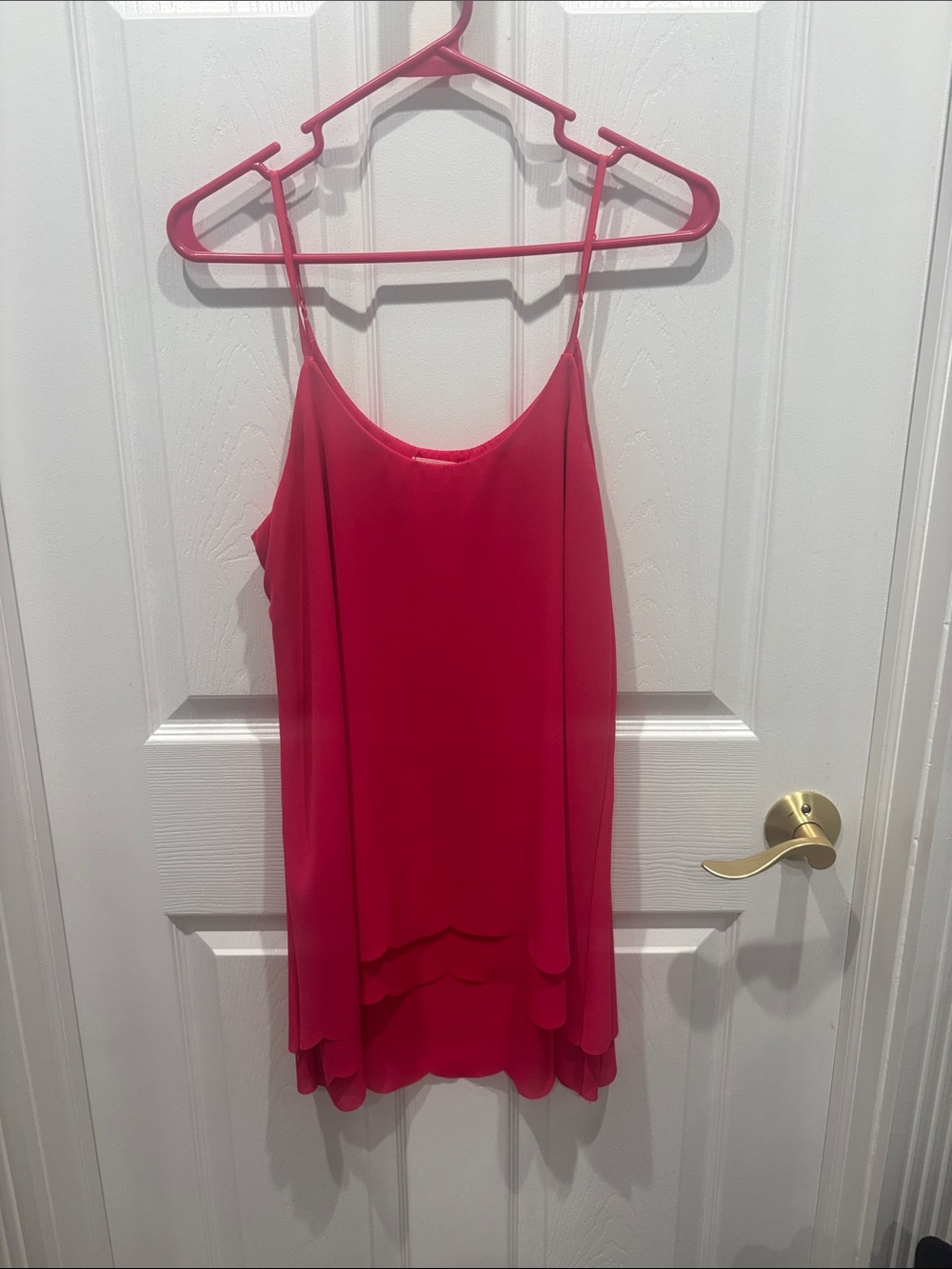 ☀️2/$15☀️ Pink scalloped edge tank